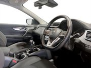 Nissan Qashqai 1.6 DIG-T N-Connecta SUV 5dr Petrol Manual Euro 6 (s/s) (163 ps) 12