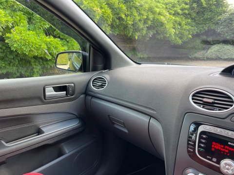 Ford Focus 2.5 SIV ST-500 3dr 37