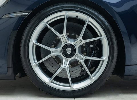 Porsche 911 GT3 TOURING (992) 28