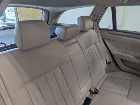 Mercedes-Benz E Class 3.0 E350 AMG Sport Bluetec Auto 5dr 47