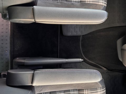 Volkswagen Transporter T32 TDI KOMBI HIGHLINE 4MOTION 79