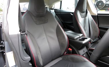 Tesla Model S P85 10