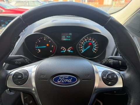 Ford Kuga ZETEC TDCI 13