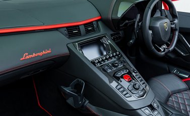 Lamborghini Aventador S LP 740-4 ROADSTER 19