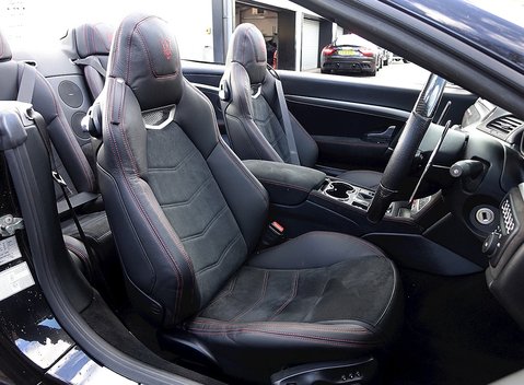 Maserati Grancabrio MC 20