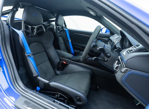 Porsche Cayman GT4 (718) 11