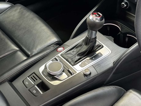 Audi RS3 2.5 TFSI Saloon 4dr Petrol S Tronic quattro Euro 6 (s/s) (400 ps) 8