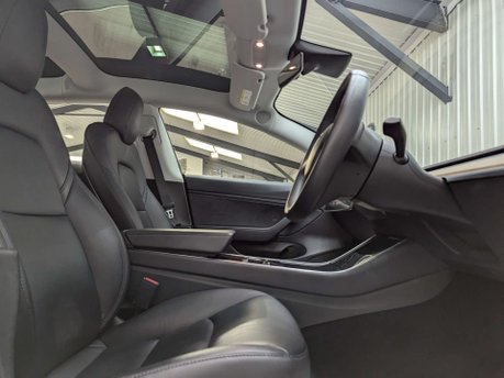 Tesla Model 3 Model 3 Long Range AWD 4WD 4dr 44