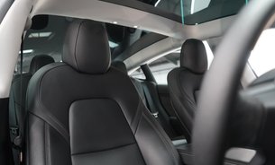 Tesla Model 3 PERFORMANCE AWD Deep Blue Metallic GROK AI RYZEN 20" ALLOYS BLACK INTERIOR 10