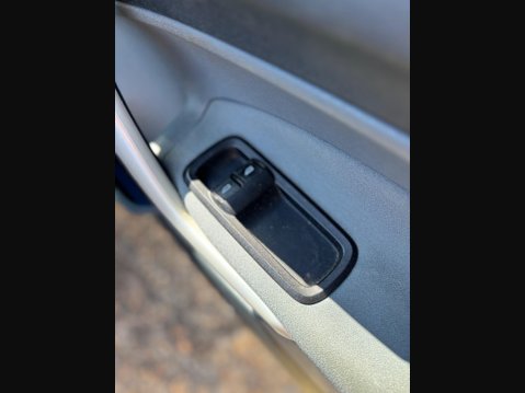 Ford Fiesta 1.6 Titanium 5dr 22