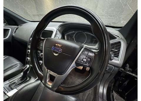 Volvo XC60 2.4 D4 R-Design Lux Nav SUV 5dr Diesel Auto AWD Euro 6 (s/s) (190 ps) 34