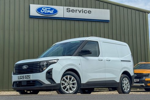 Ford Transit Courier Petrol SWB L1H1 Low Roof Limited Air Con Alloys Nav Sensors EURO 6