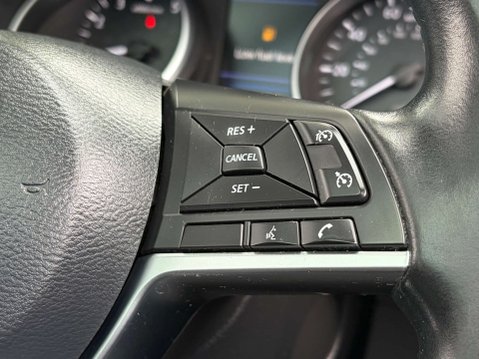 Nissan Qashqai 1.3 Qashqai N-Connecta DiG-T 5dr 20