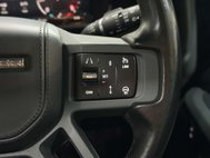 Land Rover Defender 3.0 D300 MHEV X-Dynamic HSE SUV 5dr Diesel Auto 4WD Euro 6 (s/s) (300 ps) 31