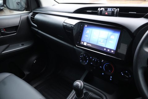 Toyota Hilux BRAND NEW ACTIVE 4WD D-4D S/C SINGLE CAB BIG STYLING SPEND AT SEEKER UK 19