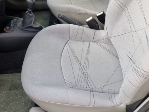 Renault Clio EXPRESSION 16V 32