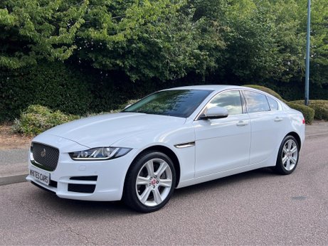 Jaguar XE 2.0i Portfolio Auto AWD Euro 6 (s/s) 4dr 1