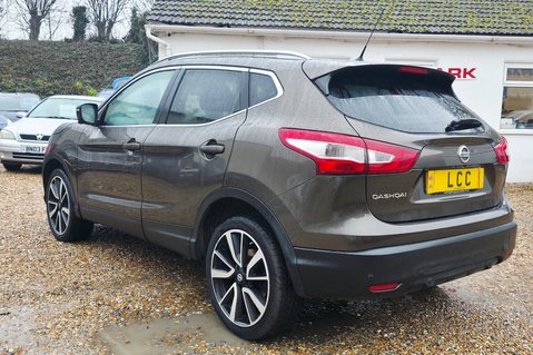 Nissan Qashqai 1.2 TEKNA DIG-T FULL HISTORY! 360 CAMERA.. SAT NAV ! GLASS ROOF 11