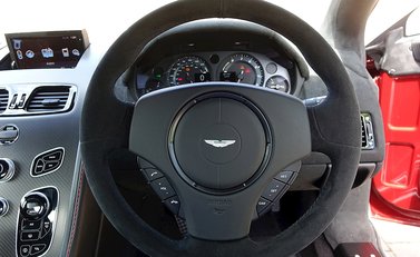 Aston Martin Vantage GT8 4