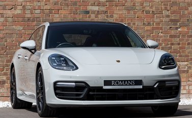 Porsche Panamera Turbo Sport Turismo 1