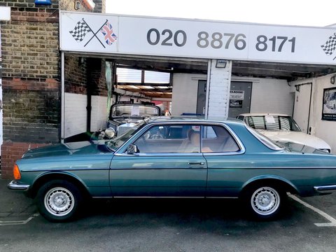 Mercedes-Benz W123 230 CE Pillarless Coupe 72