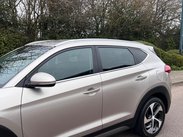 Hyundai TUCSON 2.0 CRDi Premium Auto 4WD Euro 6 5dr 13
