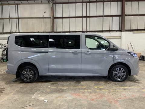 Ford Transit Custom 340 LIMITED ECOBOOST KOMBI 4
