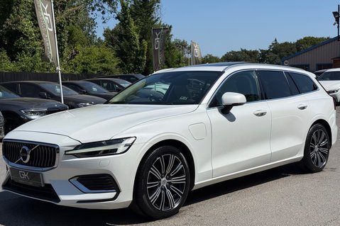 Volvo V60 RECHARGE T6 INSCRIPTION AWD - FULL MAIN DEALER SERVICE - HUGE SPEC 11