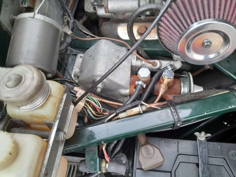 Jaguar E-Type V12 Roadster Manual 9