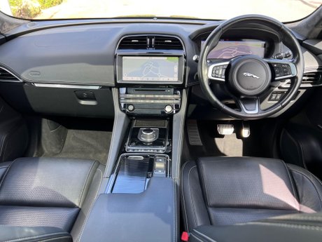 Jaguar F-Pace 2.0 D180 Chequered Flag Auto AWD Euro 6 (s/s) 5dr 19