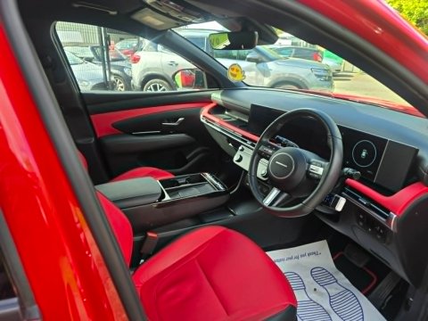 Hyundai TUCSON T-GDI PREMIUM 7