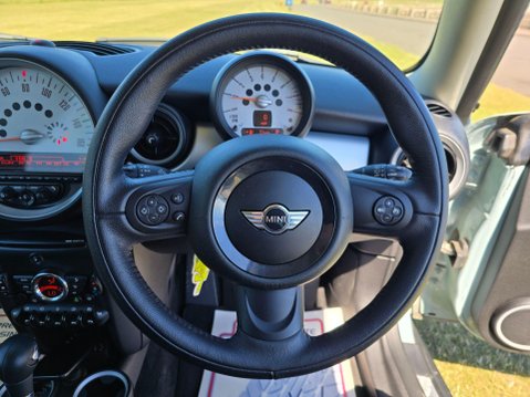 Mini Hatch 1.6 Cooper Steptronic Euro 5 3dr 33
