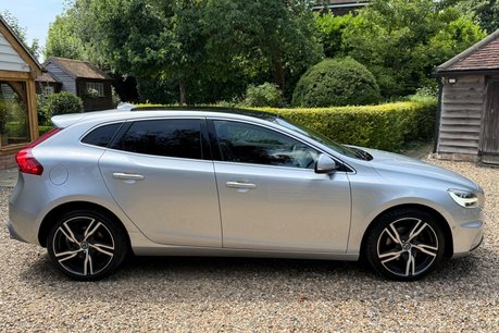 Volvo V40 T3 R-DESIGN EDITION 18