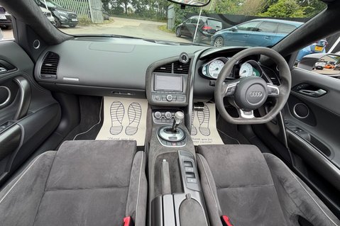 Audi R8 GT QUATTRO V10 SPYDER - 1 OF 33 - BUCKET SEATS -CERAMIC BRAKES 12