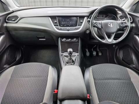 Vauxhall Grandland X 1.6 Turbo D BlueInjection Tech Line Nav Euro 6 (s/s) 5dr 9