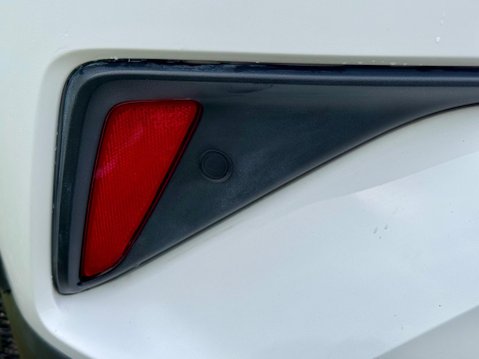 Toyota C-HR 1.8 VVT-h Design CVT Euro 6 (s/s) 5dr 70