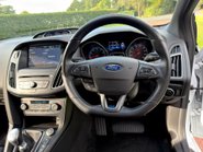 Ford Focus RS 21