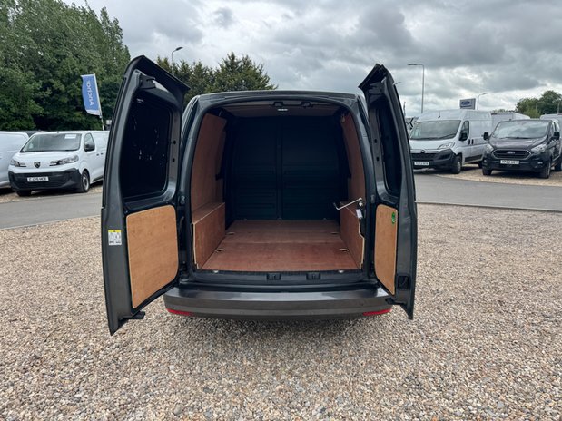 Volkswagen Caddy Maxi AUTO LWB L2H1 Low Roof Highline C20 Air Con Alloys Nav Sensors EURO 6 11