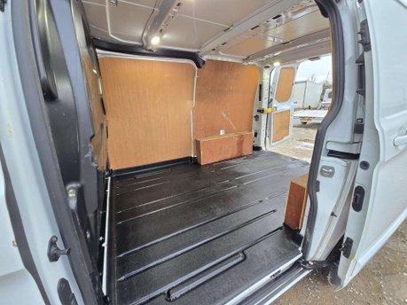 Ford Transit Custom 2.0 300 EcoBlue Limited Panel Van 5dr Diesel Auto L1 H1 Euro 6 (s/s) (130 p 34