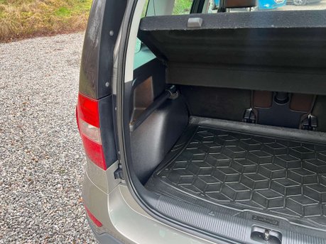 Skoda Yeti 2.0 Yeti Outdoor Laurin & Klement TDI SCR 4x4 Semi-Auto 4WD 5dr 42