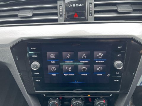 Volkswagen Passat 2.0 TDI EVO SEL Euro 6 (s/s) 5dr 22
