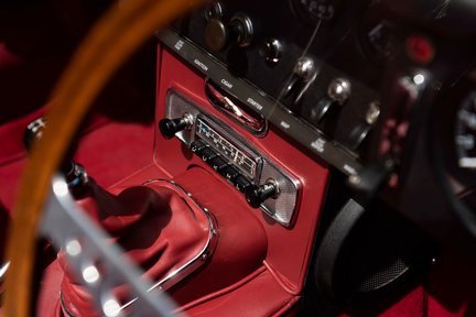 Jaguar E-Type 4.2 Roadster Series 1½ 22