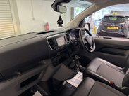Vauxhall Vivaro 2.0 Vivaro 3100 Dynamic S/S 11