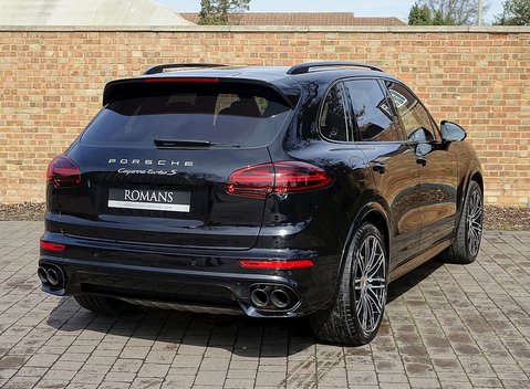 Porsche Cayenne Turbo S 2
