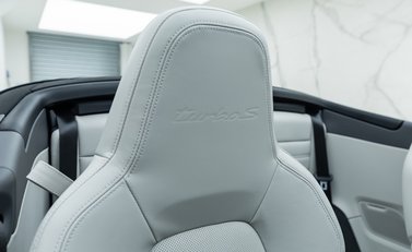 Porsche 911 Turbo S Cabriolet (992) 13
