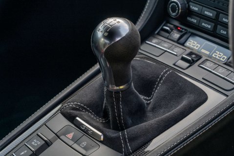 Porsche 718 Cayman GT4 15