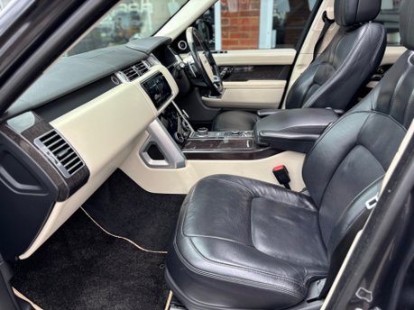 Land Rover Range Rover 4.4 SD V8 Autobiography SUV 5dr Diesel Auto 4WD Euro 6 (s/s) (339 ps) 11