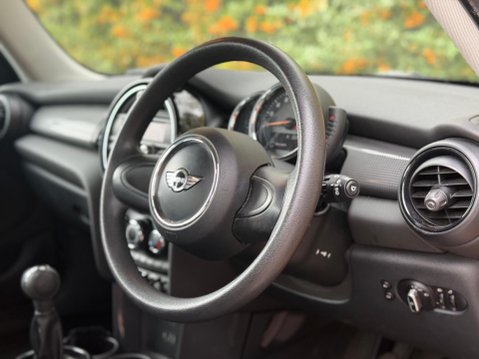 Mini Hatch 1.5 Cooper D Euro 6 (s/s) 5dr 8