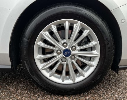 Ford Focus 1.5 Focus Titanium Auto 5dr 15