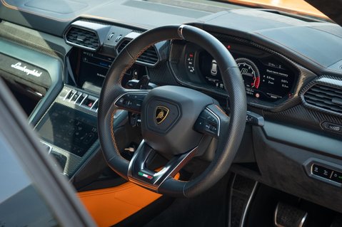 Lamborghini Urus V8 27